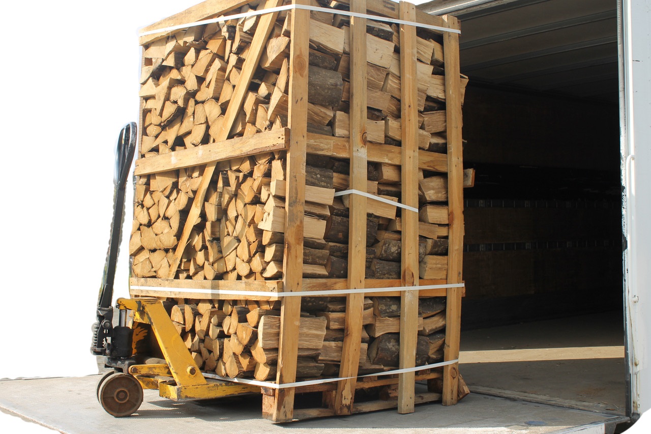 Brennstoffe-Strohpellets service 1